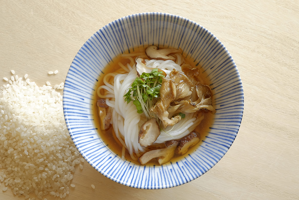 軽やかな、米の麺